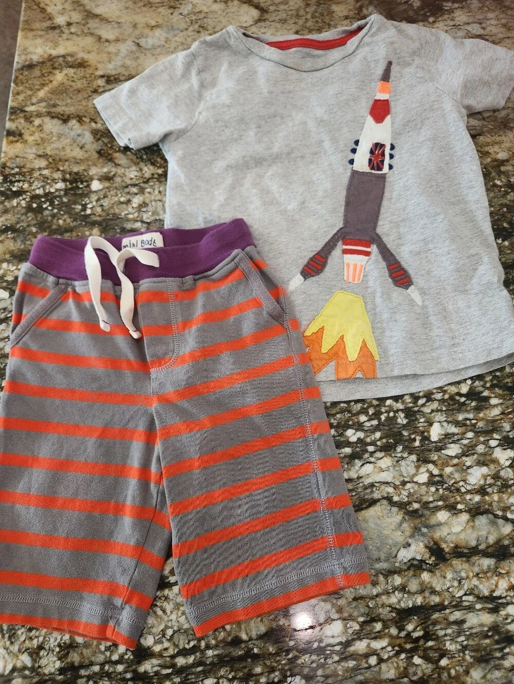 Mini Boden Gray Tee and Gray/Orange Striped Shorts Set Sz 4/5